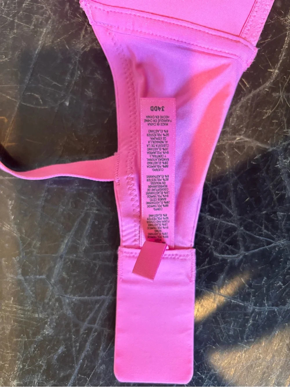 SKIMS Bright Pink Molded Bra (no underwire) - Picture 4 of 4